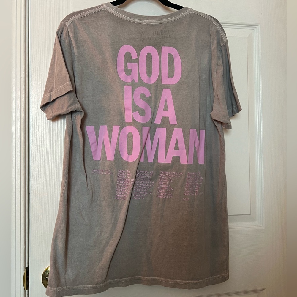 Ariana Grande Sweetener Tour Tee - Picture 4 of 4